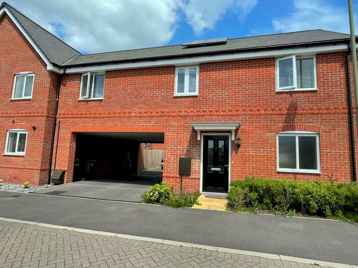 2 Bedroom Maisonette To Rent In Langtry Crescent, Bursledon, SO31