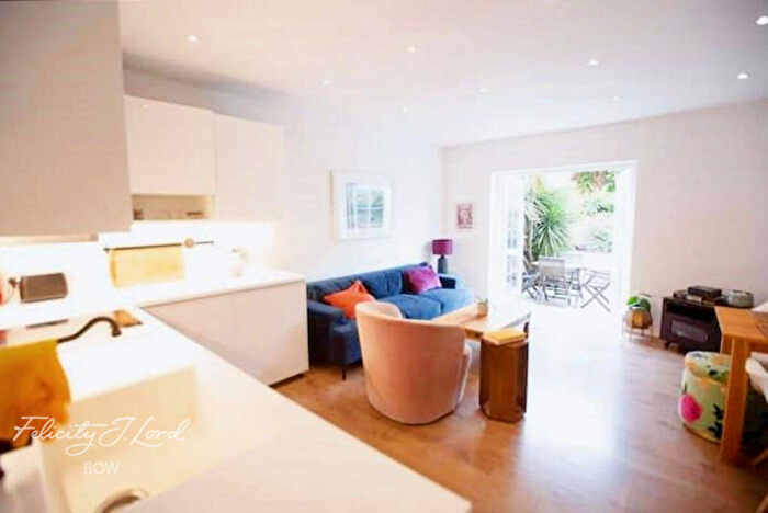 2 Bedroom Apartment To Rent In Hewison Street, London, E3