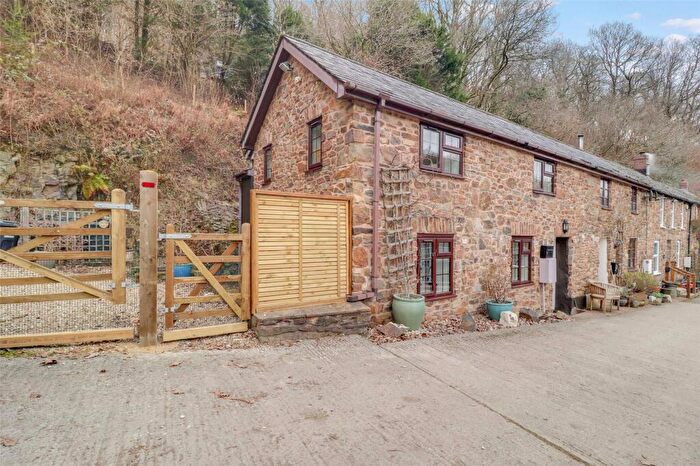 3 Bedroom End Of Terrace House For Sale In Oakford, Tiverton, Devon, EX16