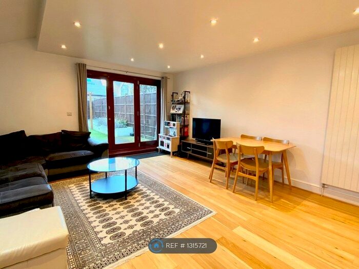 2 Bedroom Flat To Rent In Hartfield Road, London SW19