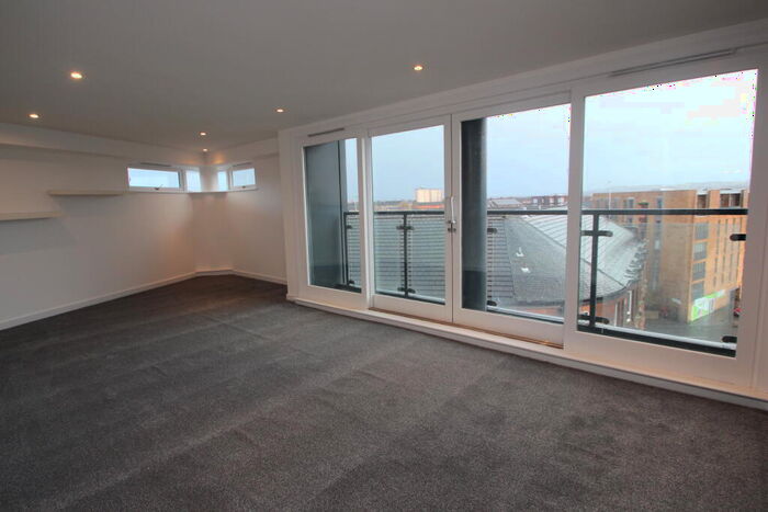 2 Bedroom Flat To Rent In Templeton Street, Glasgow Green, G40