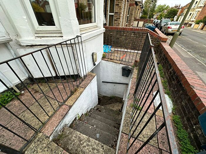 1 Bedroom Flat To Rent In A Bullingdon Road, Oxford, OX4