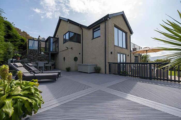 2 Bedroom Detached House For Sale In Ffridd Elin, Llanaber, LL42