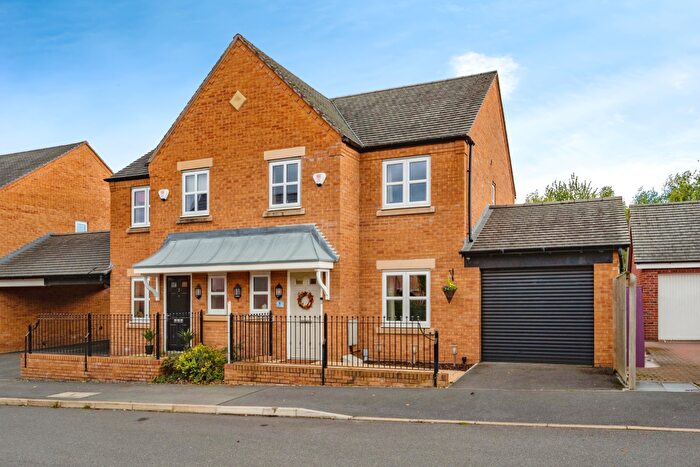 3 Bedroom House To Rent In Chimneypot Lane, DE11