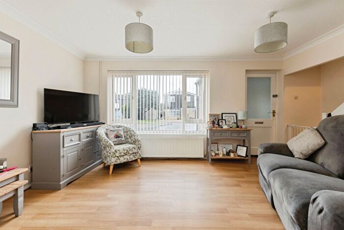 3 Bedroom Detached House For Sale In Ashleigh Gardens, Wymondham, NR18