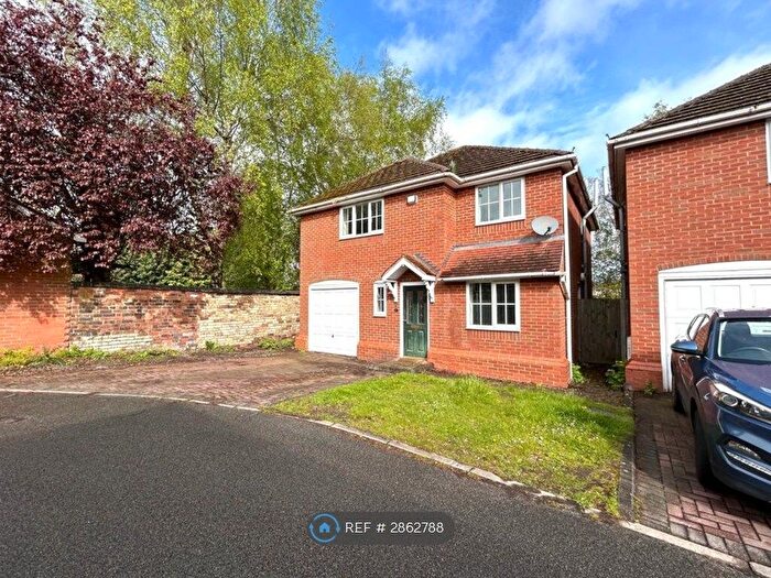 4 Bedroom Detached House To Rent In Parkfield Court, Tamworth, B77