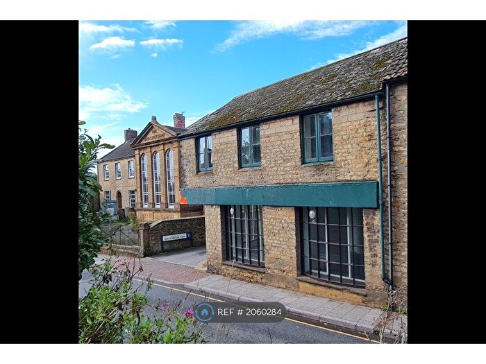 1 Bedroom Flat To Rent In North Street, Crewkerne, TA18
