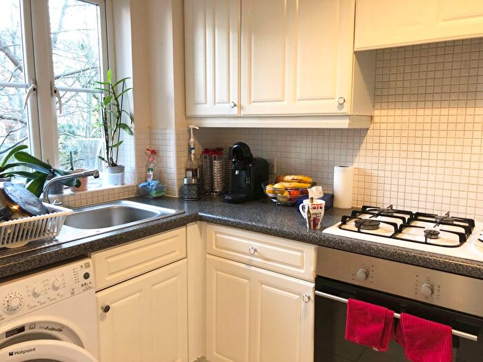 1 Bedroom Flat To Rent In Tallis Court, Romford, RM2