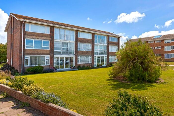 3 Bedroom Apartment For Sale In Beach Green, Shoreham-By-Sea, BN43