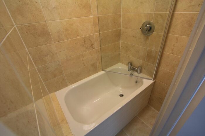 4 Bedroom Flat To Rent In Wycliffe Rd, Wimbledon, SW19