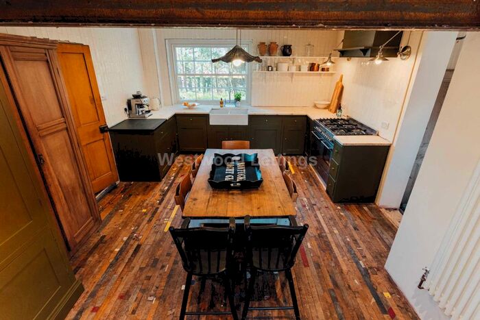 5 Bedroom Detached House To Rent In Buxton Road, Leek, ST13