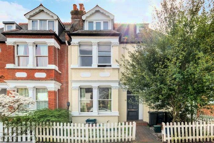 2 Bedroom Flat To Rent In Gordon Road, London, W4
