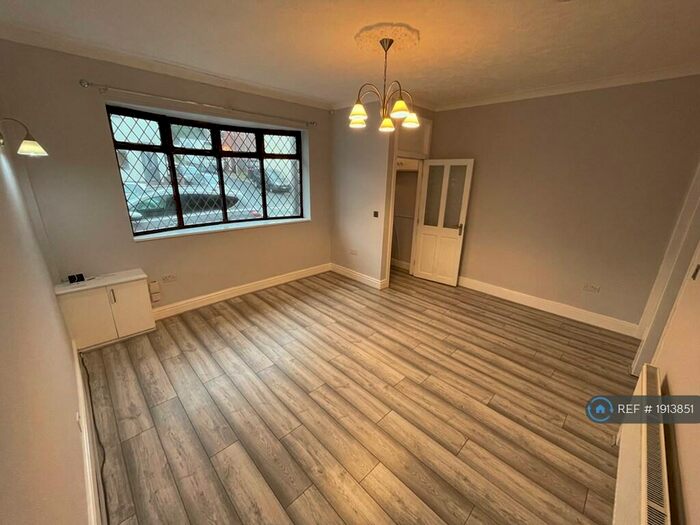 3 Bedroom Terraced House To Rent In Chaddock Lane, Worsley, Manchester, M28