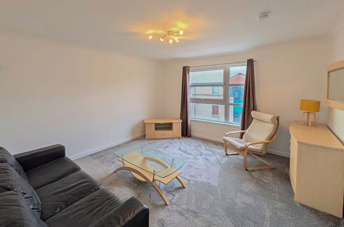 2 Bedroom Flat To Rent In Dee Street, Aberdeen, AB11