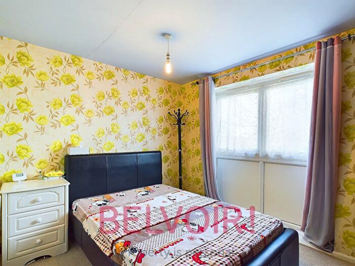 3 Bedroom Town House For Sale In Ladywell Road, Tunstall, Stoke-on-Trent, ST6