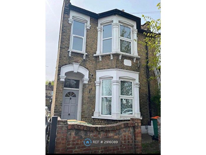 2 Bedroom Flat To Rent In Manor Park, London, E12