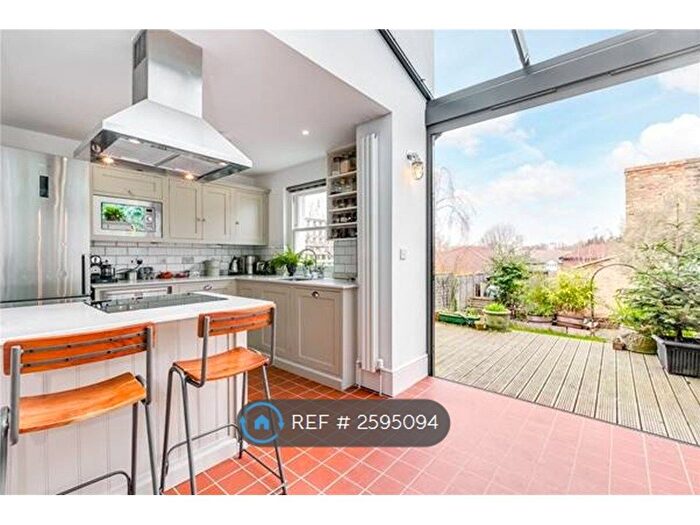 4 Bedroom Terraced House To Rent In Wandsworth Road, London, SW8