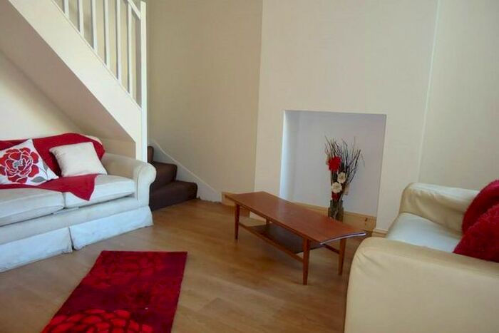 3 Bedroom Property To Rent In Cyfarthfa Street, Roath, Cardiff, CF24