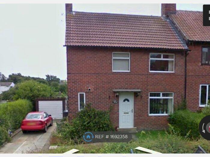 3 Bedroom Semi-Detached House To Rent In Hill Top Crescent, Mirfield, WF14
