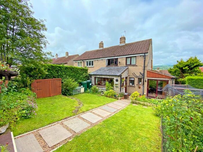 3 Bedroom Semi-Detached House For Sale In The Whinfields, Summerbridge, Harrogate, HG3
