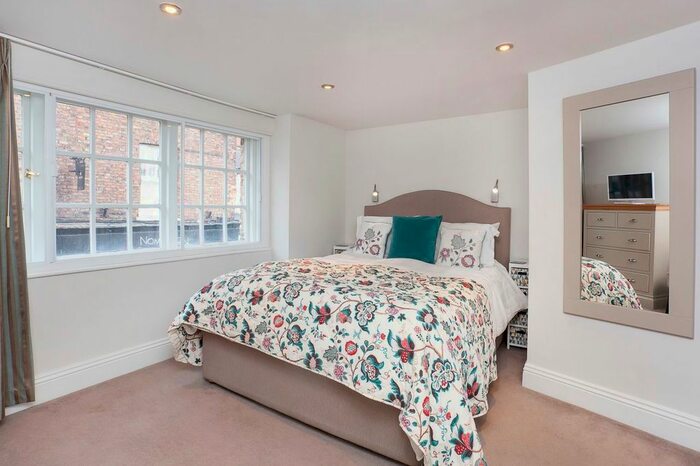 2 Bedroom Flat To Rent In The Kings Church Street, York YO1