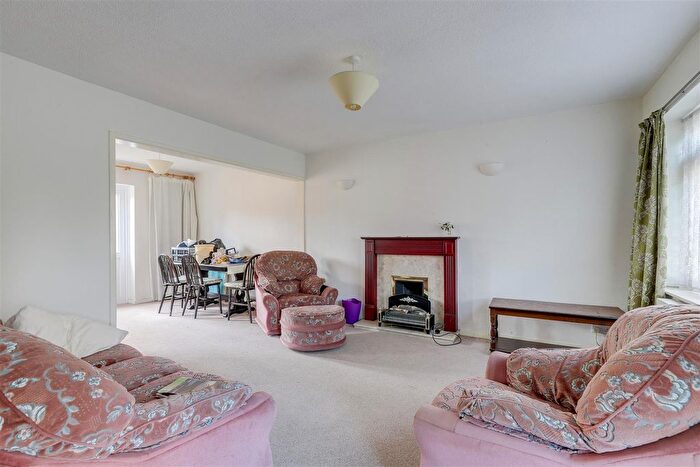 2 Bedroom Detached House For Sale In Bar Lane, Basford, Nottinghamshire, NG6