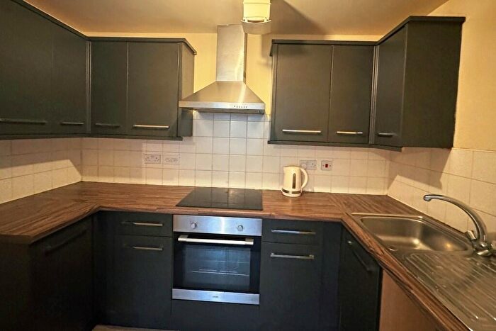 2 Bedroom Flat To Rent In Orwin House, Central Drive, NG20
