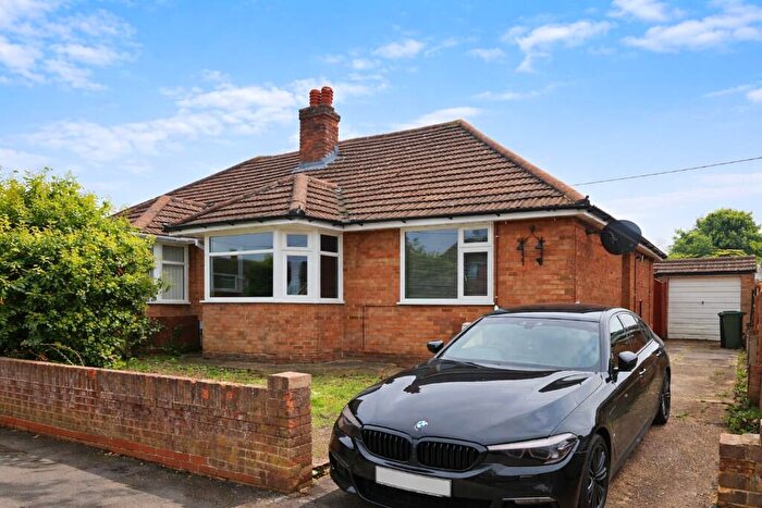 2 Bedroom Semi-Detached Bungalow To Rent In Gooseberry Hill, Luton, Bedfordshire, LU3