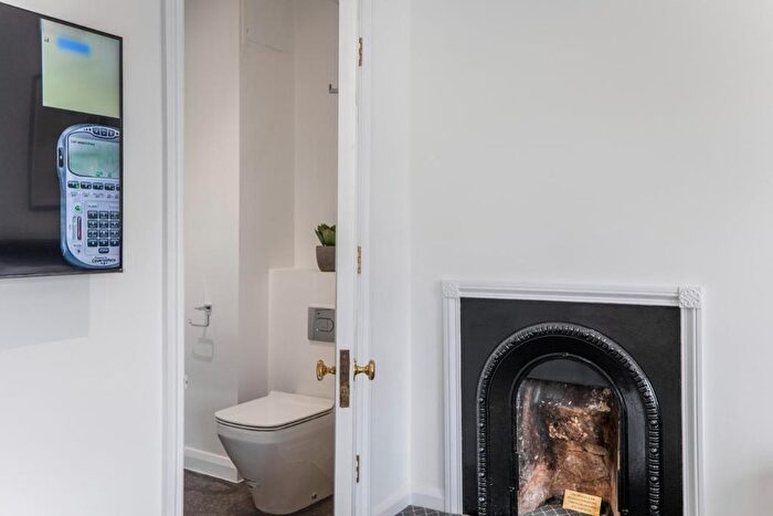 Studio To Rent In Clare Hall Manor, Hertfordshire, EN6