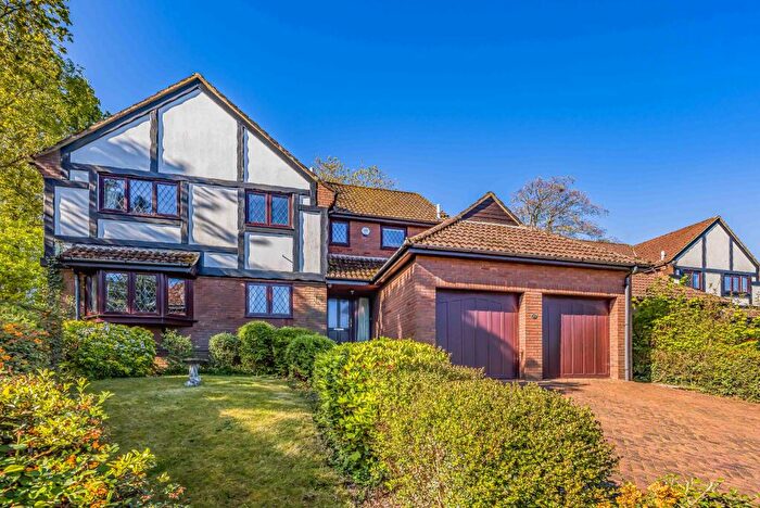 4 Bedroom Detached House For Sale In West End, Southampton, SO18