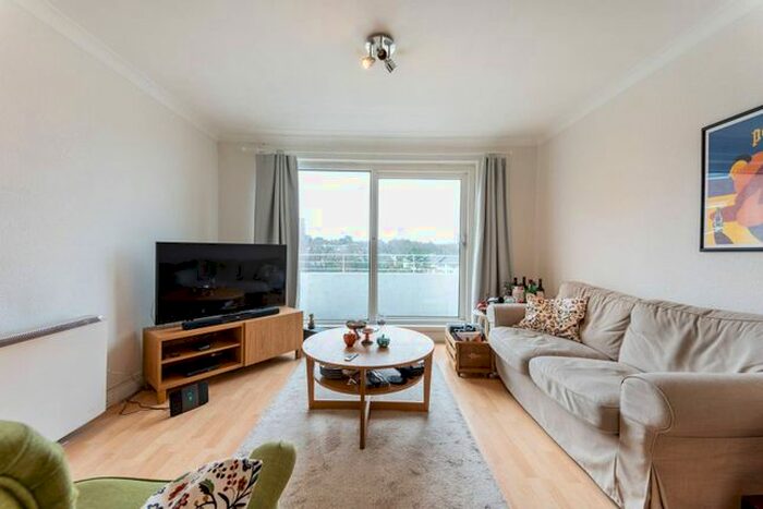 2 Bedroom Flat To Rent In Eaton Drive, Kingston, Kingston Upon Thames, KT2