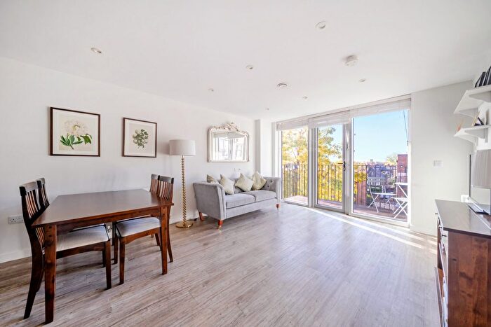 1 Bedroom Flat For Sale In Tooting High Street, London, SW17