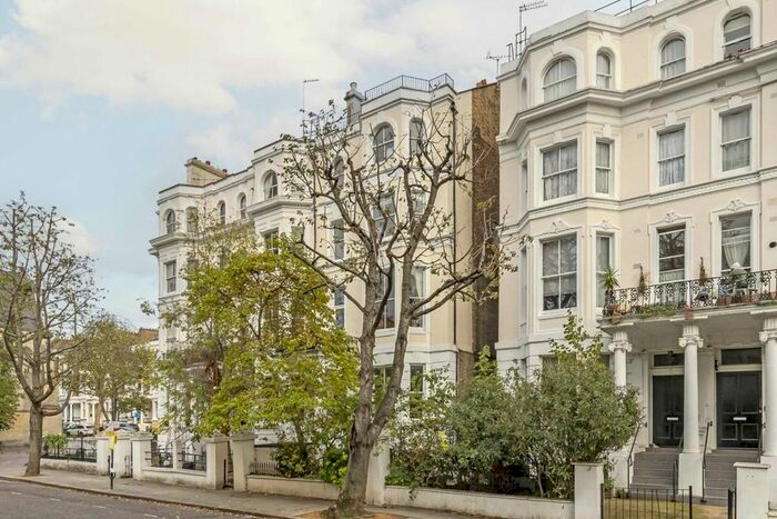 2 Bedroom Flat To Rent In Colville Gardens, London, W11
