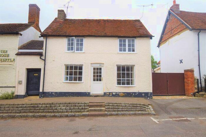 2 Bedroom Flat To Rent In Station Road, Aylesbury, HP17