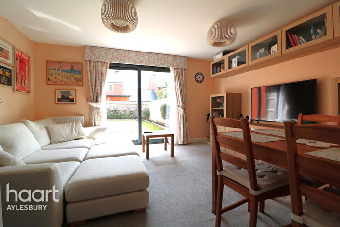 3 Bedroom Semi-Detached House To Rent In Bennet Way, Aylesbury, HP18