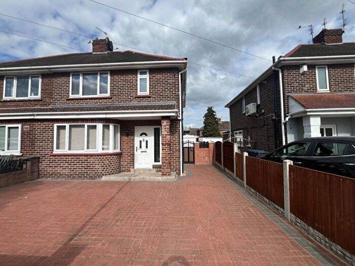 3 Bedroom House To Rent In Sandown Gardens, Cantley, DN4