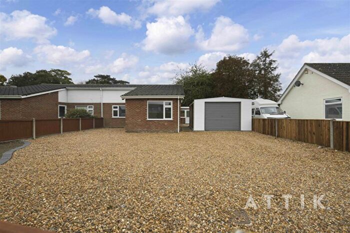 3 Bedroom Semi-Detached Bungalow For Sale In Greenacre Road, Hingham, NR9