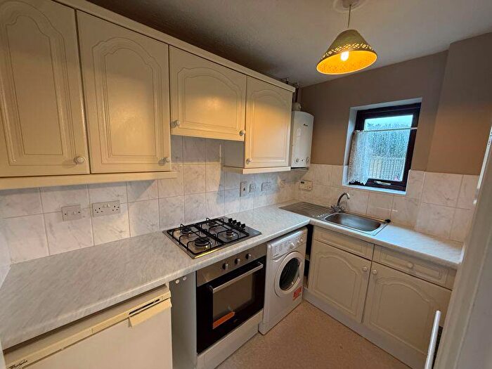 1 Bedroom Flat To Rent In Shelton Avenue, Warlingham, CR6