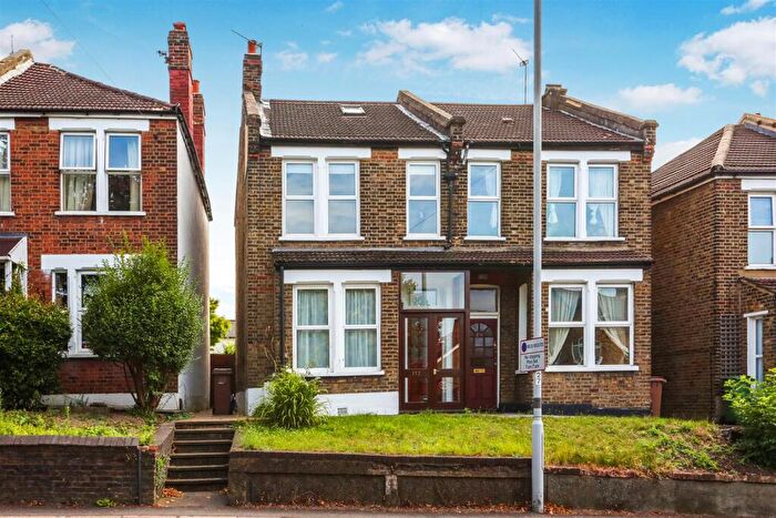3 Bedroom Semi Detached House For Sale In Carshalton Road, Sutton, SM1