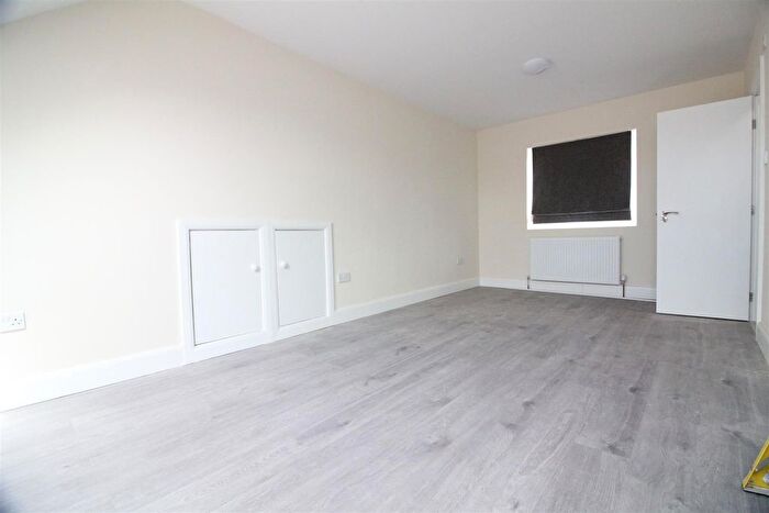 Studio To Rent In Kingsley Road, Hounslow, TW3