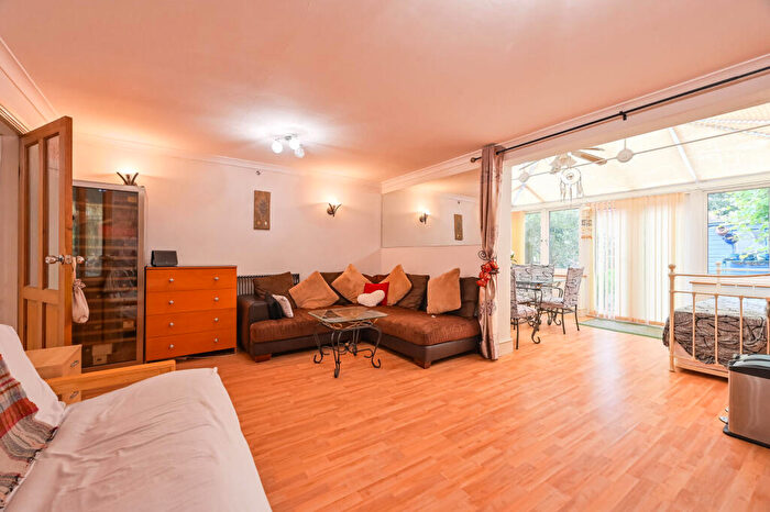 3 Bedroom House To Rent In Sark Walk, Canning Town, London, E16
