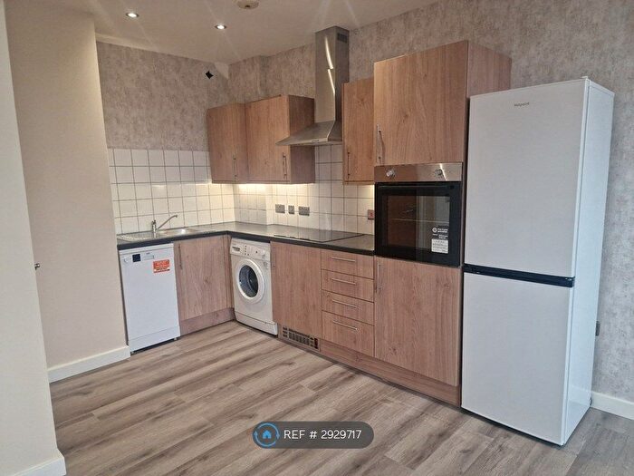 2 Bedroom Flat To Rent In Sunbridge Road, Bradford, BD1