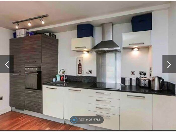 2 Bedroom Flat To Rent In Northbank, Sheffield, S3