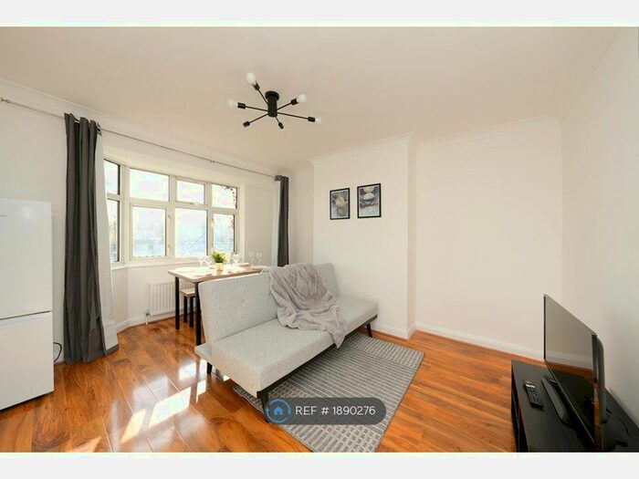 2 Bedroom Flat To Rent In Staines Road, Feltham, TW14
