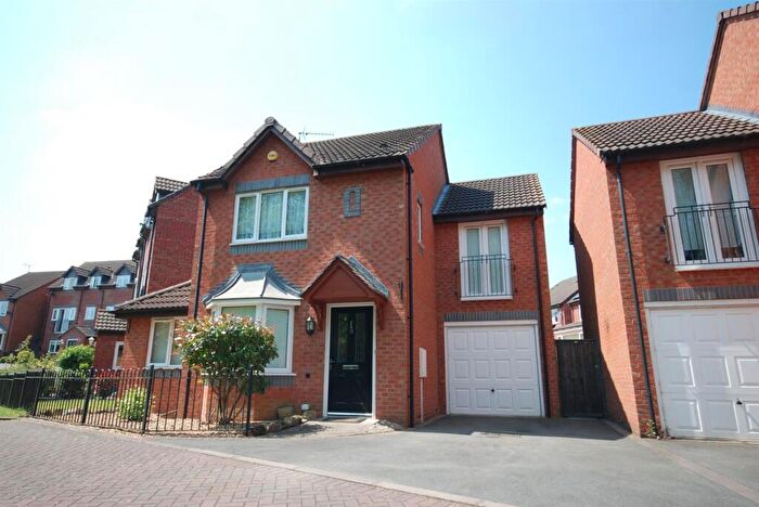 3 Bedroom Detached House To Rent In Kingfishers Reach, Leamington Spa, CV31