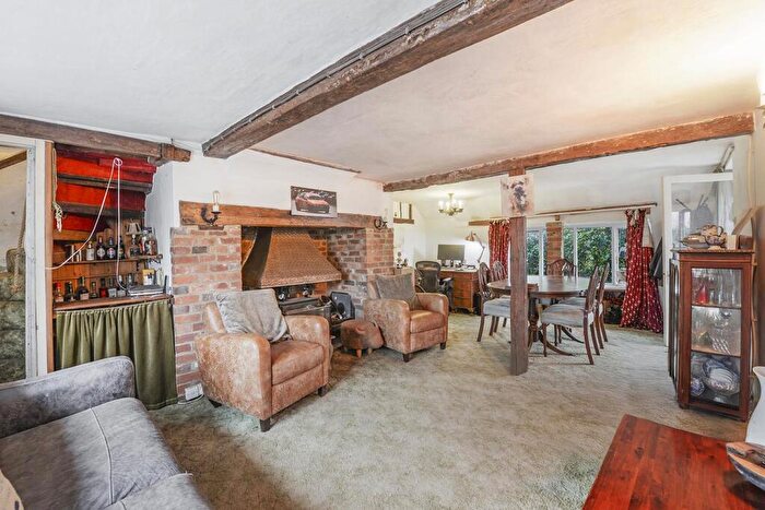 2 Bedroom End Of Terrace House For Sale In Laddingford, Maidstone, ME18