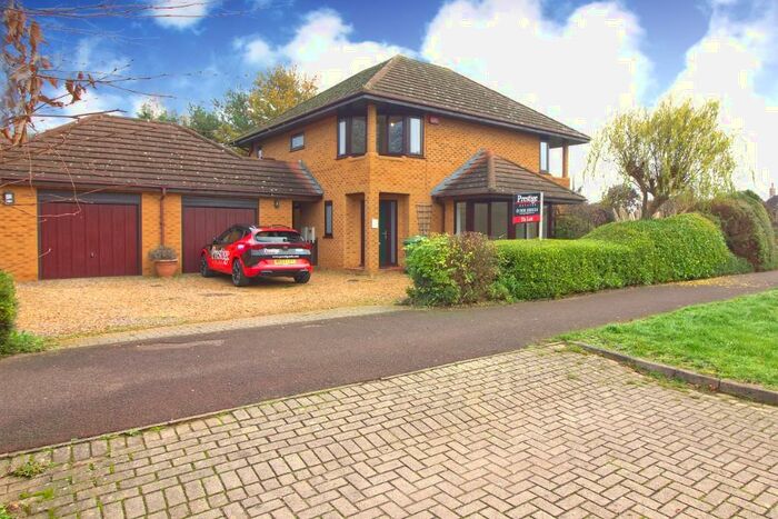 5 Bedroom Detached House To Rent In Walnut Tree, Milton Keynes, Buckinghamshire, MK7