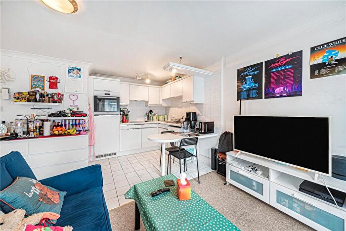 1 Bedroom Apartment For Sale In King & Queen Wharf, Rotherhithe Street, London, SE16 - Photo 8