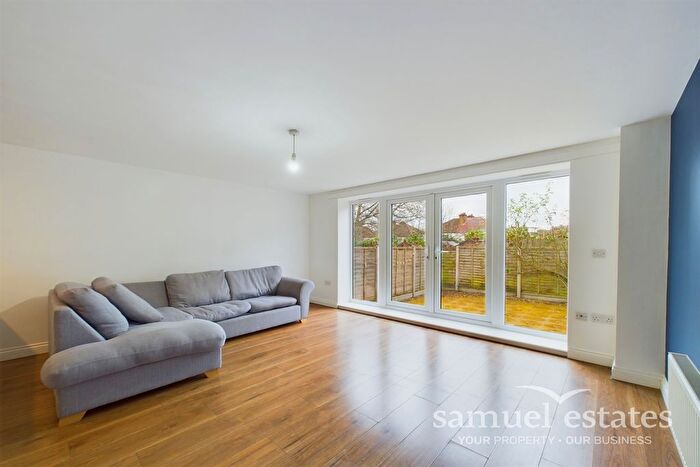 3 Bedroom End Of Terrace House To Rent In Rosedene Avenue, Streatham, SW16