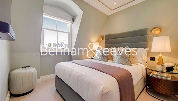 3 Bedroom Flat To Rent In Prince Of Wales Terrace, Kensington, W8
